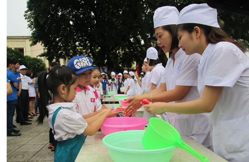 Phát động hưởng ứng Ngày “Vệ sinh yêu nước, nâng cao sức khoẻ nhân dân”. 