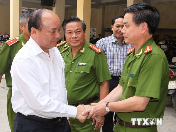 Phó Thủ tướng Nguyễn Xuân Phúc thăm, chúc mừng Bộ Công an