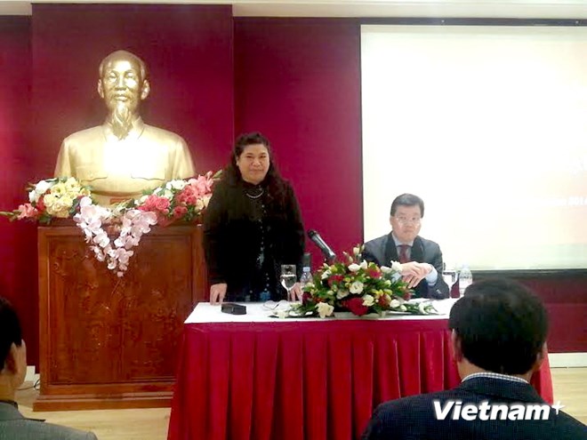 Phó Chủ tịch Quốc hội gặp gỡ cộng đồng người Việt tại Pháp