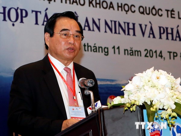 Phân tích các nhân tố ảnh hưởng đến vấn đề Biển Đông