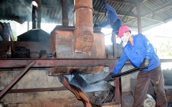 Phiên họp thứ 42 của UBND tỉnh: Tập trung tháo gỡ khó khăn cho khu vực kinh tế địa phương 