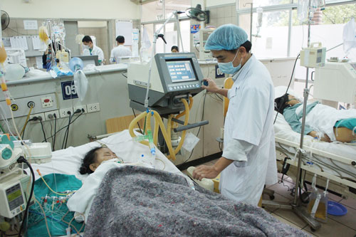 Sức khỏe bệnh nhân ngộ độc nấm diễn biến xấu 
