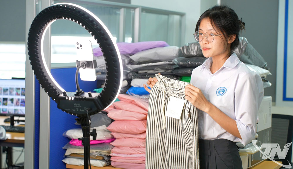 Tiên phong tạo nguồn nhân lực số