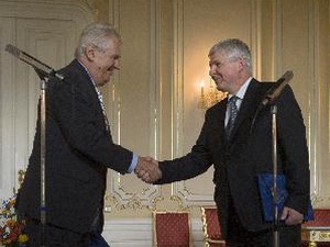 Tổng thống Séc Milos Zeman ký lệnh giải tán quốc hội