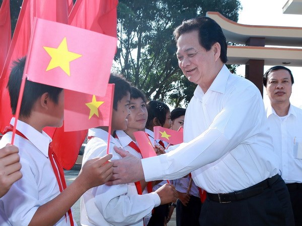 Thủ tướng tới thăm huyện Sa Thầy, tỉnh Kon Tum