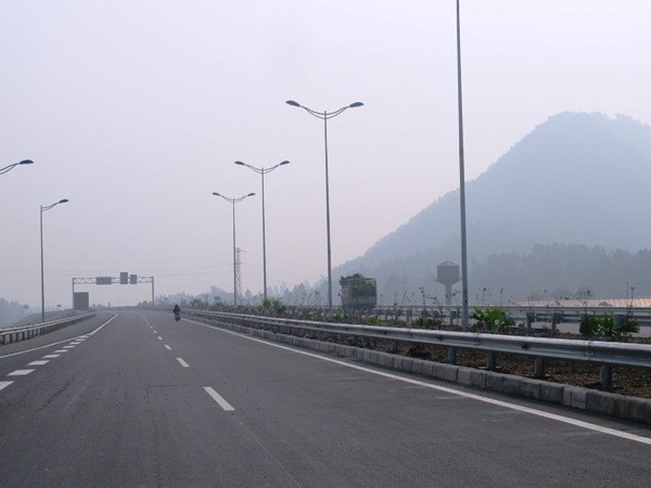 Thông xe kỹ thuật đoạn tuyến cuối cao tốc Nội Bài-Lào Cai