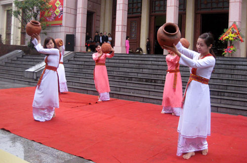 Trưng bày triển lãm: “Phụ nữ Việt Nam xưa và nay” 