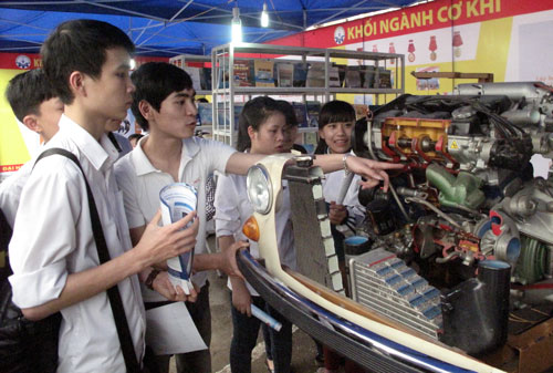 Tuyển sinh đại học, cao đẳng năm học 2014:Dễ cho đại học lại khó cho cao đẳng 