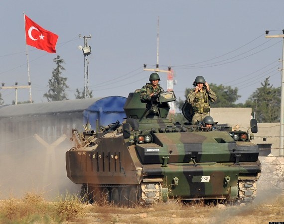 Thổ Nhĩ Kỳ xây 8km tường biên giới chặn người di cư Syria