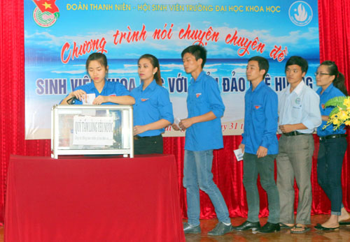 Tuổi trẻ Đại học Khoa học đồng lòng hướng về biển đảo quê hương 