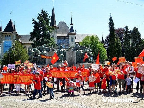 Thụy Sĩ: Tuần hành phản đối hành động leo thang của Trung Quốc