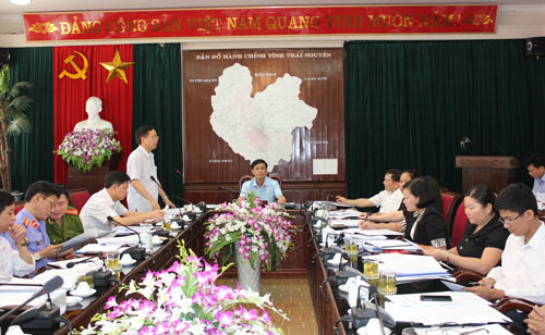 Thẩm tra các báo cáo, tờ trình 