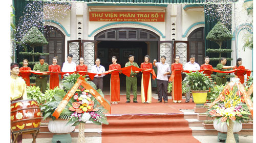 Trại giam Phú Sơn IV: Khánh thành thư viện sách dành cho phạm nhân