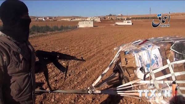 Thổ Nhĩ Kỳ chỉ trích gay gắt Mỹ thả dù tiếp tế người Kurd ở Kobane