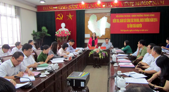Tiếp tục nâng cao hiệu quả công tác thi đua - khen thưởng 