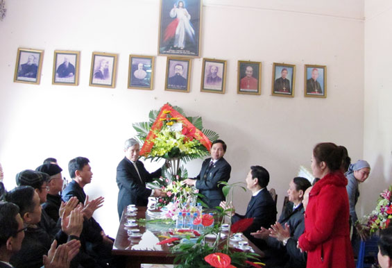Tặng quà nhân dịp Lễ Giáng sinh 