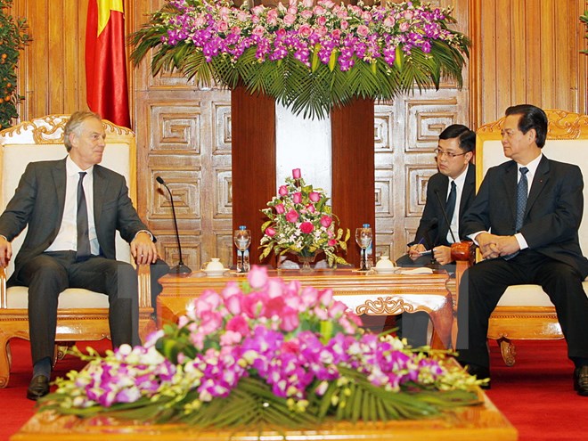 Thủ tướng Nguyễn Tấn Dũng tiếp cựu Thủ tướng Anh Tony Blair