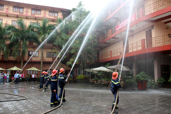 Tổng kiểm tra an toàn PCCC tại các cơ sở trọng điểm 