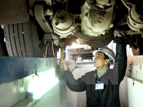 Tăng xử lý người đứng đầu trung tâm đăng kiểm để xảy ra tiêu cực