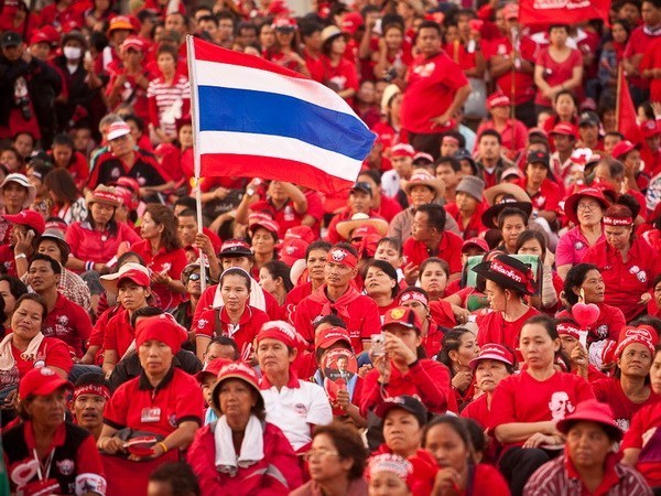Thái Lan: Phe Áo Đỏ yêu cầu điều tra việc đóng trung tâm giám sát