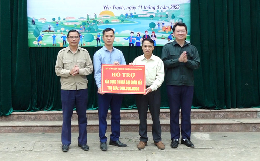 Ngày cuối tuần cùng dân