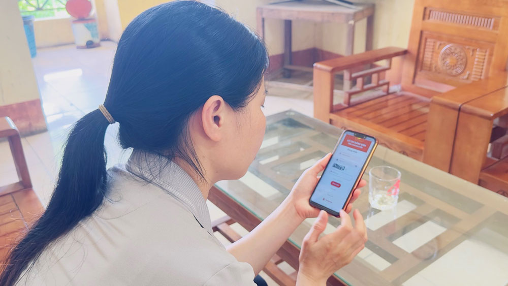 Định Hóa: Nâng cao tỷ lệ cài đặt Sổ tay đảng viên điện tử