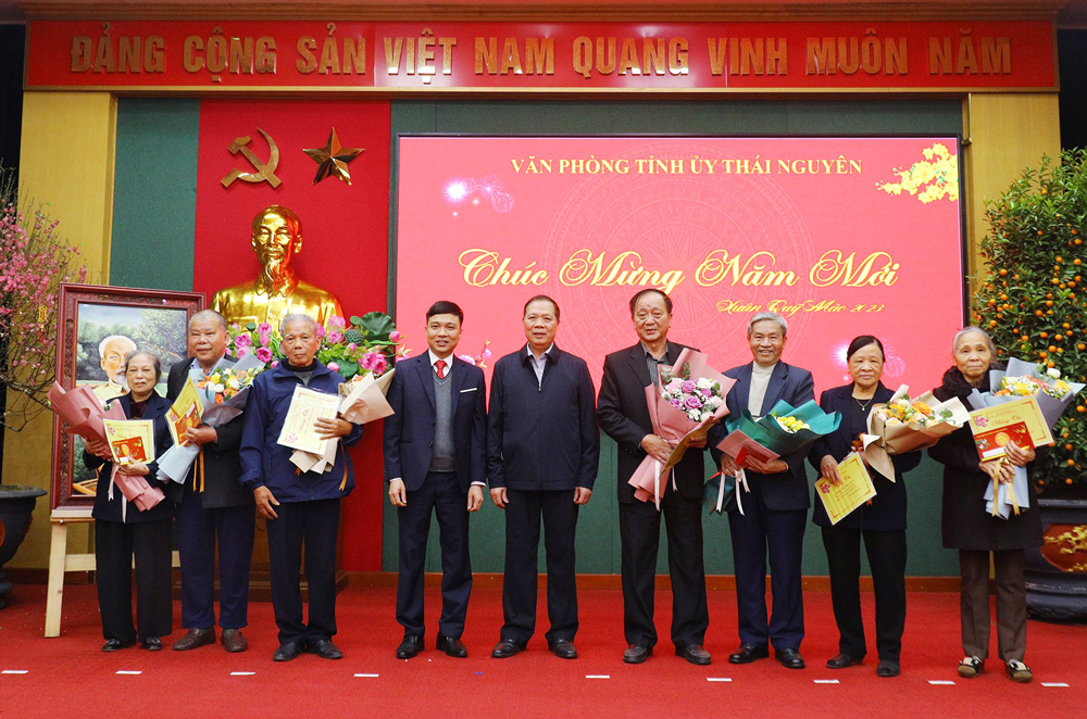 Tổ chức gặp mặt cán bộ hưu trí nhân dịp Tết Nguyên đán