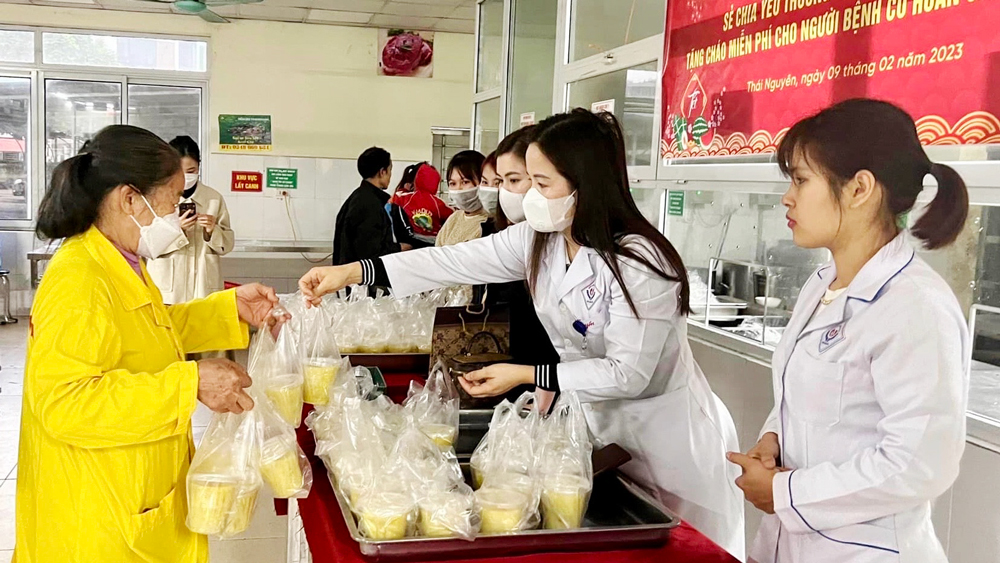 Bệnh viện Trung ương Thái Nguyên: Tổ chức nhiều hoạt động từ thiện ý nghĩa