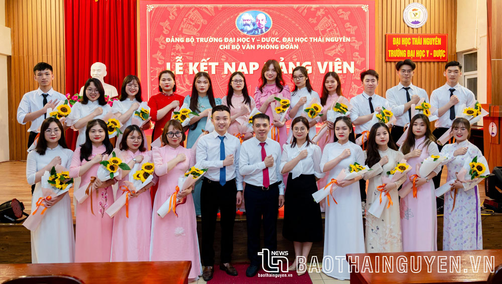 Tạo môi trường, động lực cho sinh viên vào Đảng