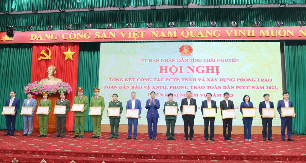 Tiếp tục đẩy mạnh phong trào “Toàn dân bảo vệ an ninh Tổ quốc”