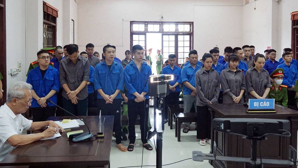 42 bị cáo trong vụ “bay lắc” tại Làng Việt nhận án phạt thích đáng