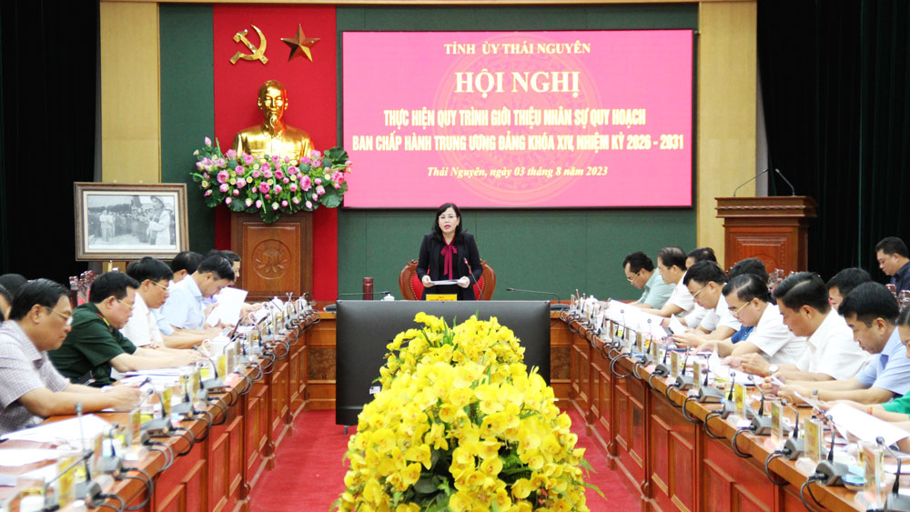 Thực hiện quy trình giới thiệu nhân sự quy hoạch Ban Chấp hành Trung ương Đảng