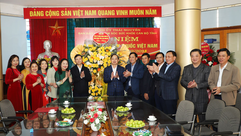 Lãnh đạo tỉnh chúc mừng Ngày Thầy thuốc Việt Nam