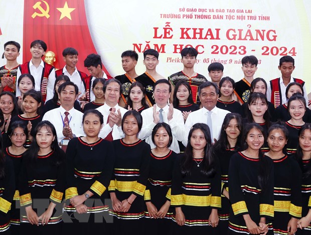 'Giáo dục và đào tạo là con đường tốt nhất thoát khỏi đói nghèo'