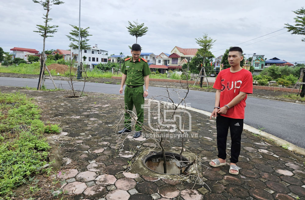 Đối tượng trộm cắp hàng chục nắp hố ga bị bắt giữ