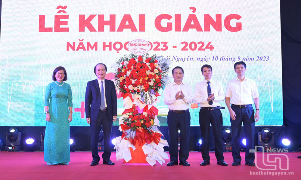 Trường Đại học Y-Dược Thái Nguyên: Khai giảng và đón gần 1.600 tân sinh viên