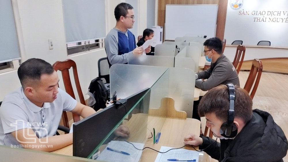 Số hóa thị trường lao động