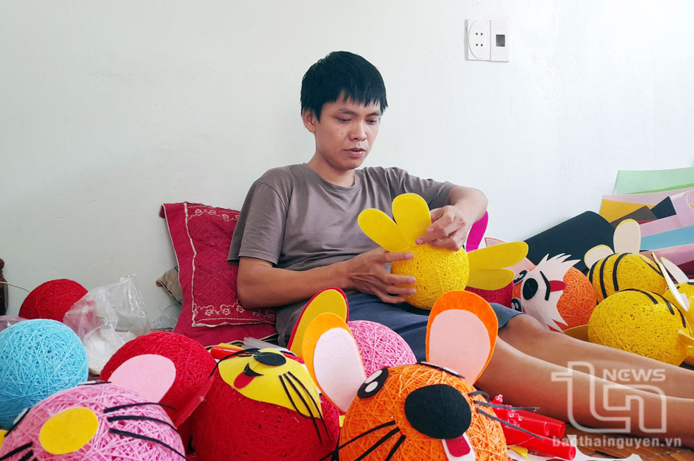 Phạm Văn Kiên - Chàng trai khuyết tật tài hoa