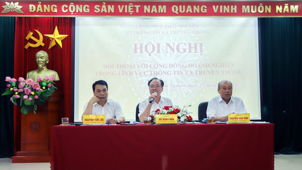 Đối thoại với doanh nghiệp trong lĩnh vực thông tin và truyền thông