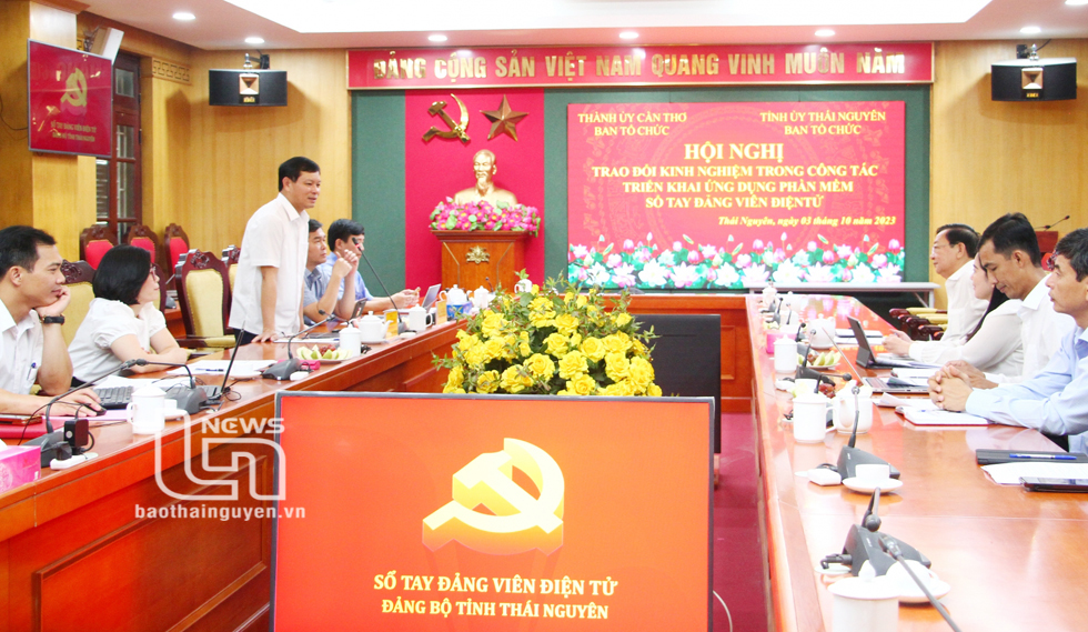 Trao đổi kinh nghiệm triển khai Sổ tay đảng viên điện tử