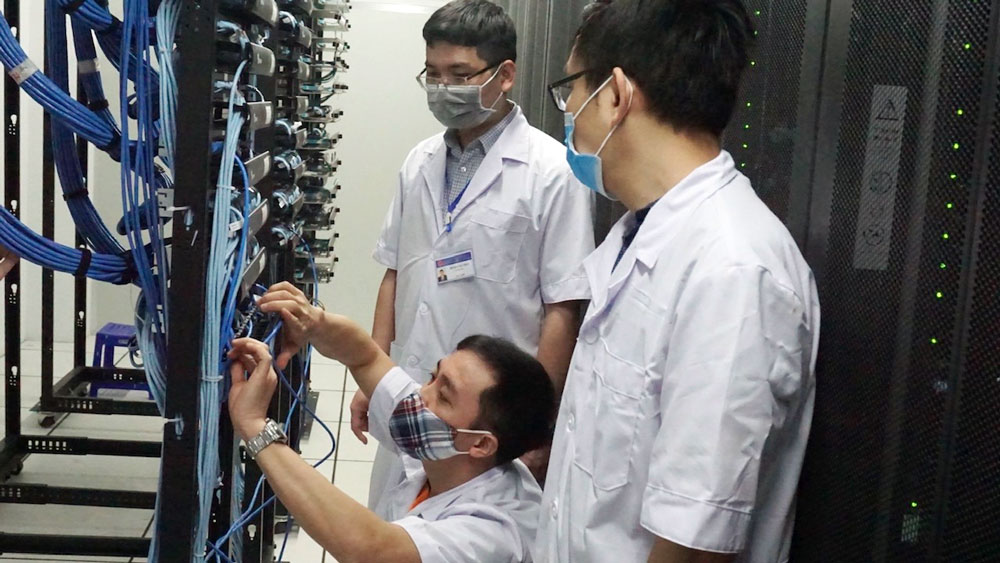 Phấn đấu 100% số xóm được phủ sóng di động băng thông rộng