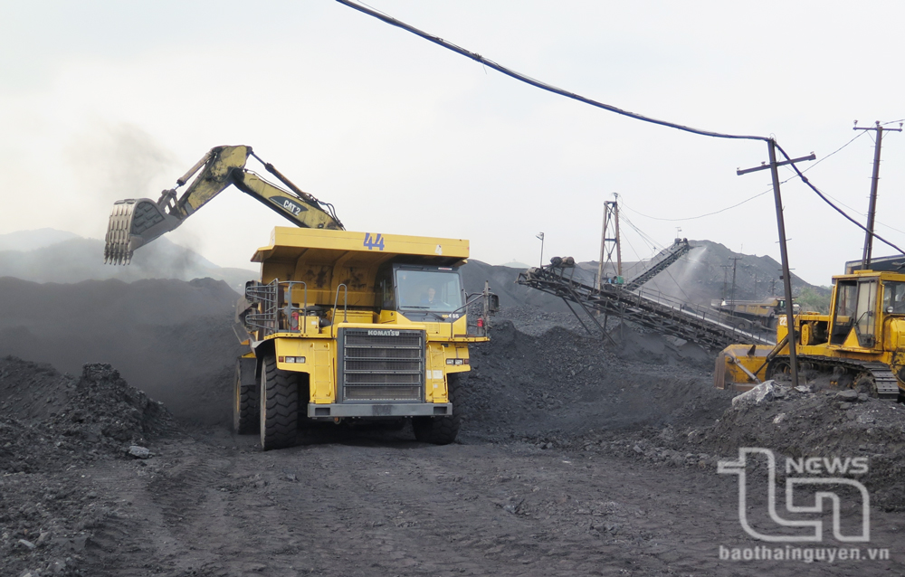 Hoàn thành mục tiêu sản xuất công nghiệp: Thời gian còn ngắn mà đích lại xa