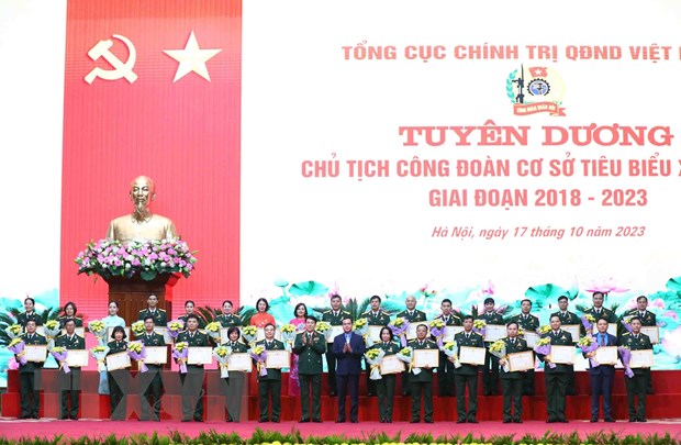 Tôn vinh 100 chủ tịch công đoàn cơ sở tiêu biểu xuất sắc toàn quân