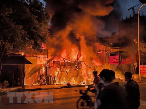 Thủ tướng: Hà Nội khẩn trương khắc phục hậu quả vụ cháy tại Tứ Hiệp