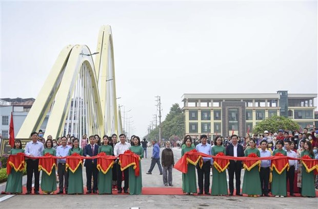 Điện Biên tổ chức thông xe Cầu Thanh Bình bắc qua Sông Nậm Rốm