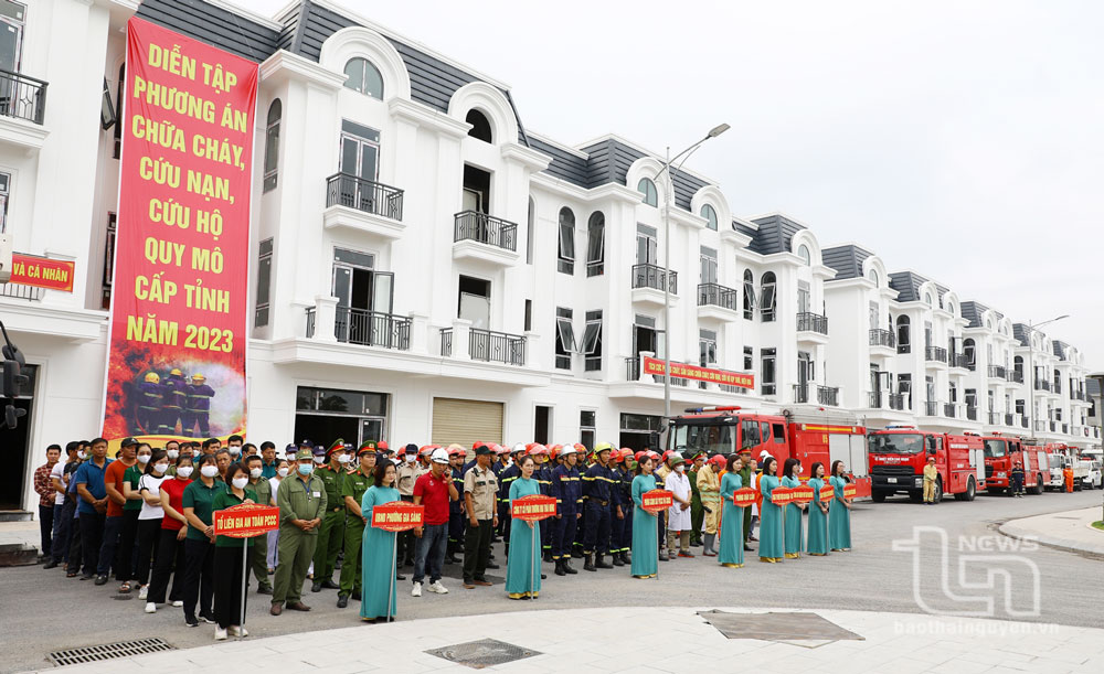 Trên 450 người tham gia diễn tập chữa cháy và cứu nạn, cứu hộ