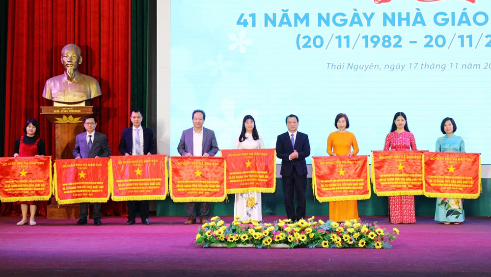 Đại học Thái Nguyên: Tôn vinh các nhà giáo, nhà khoa học, cán bộ quản lý tiêu biểu