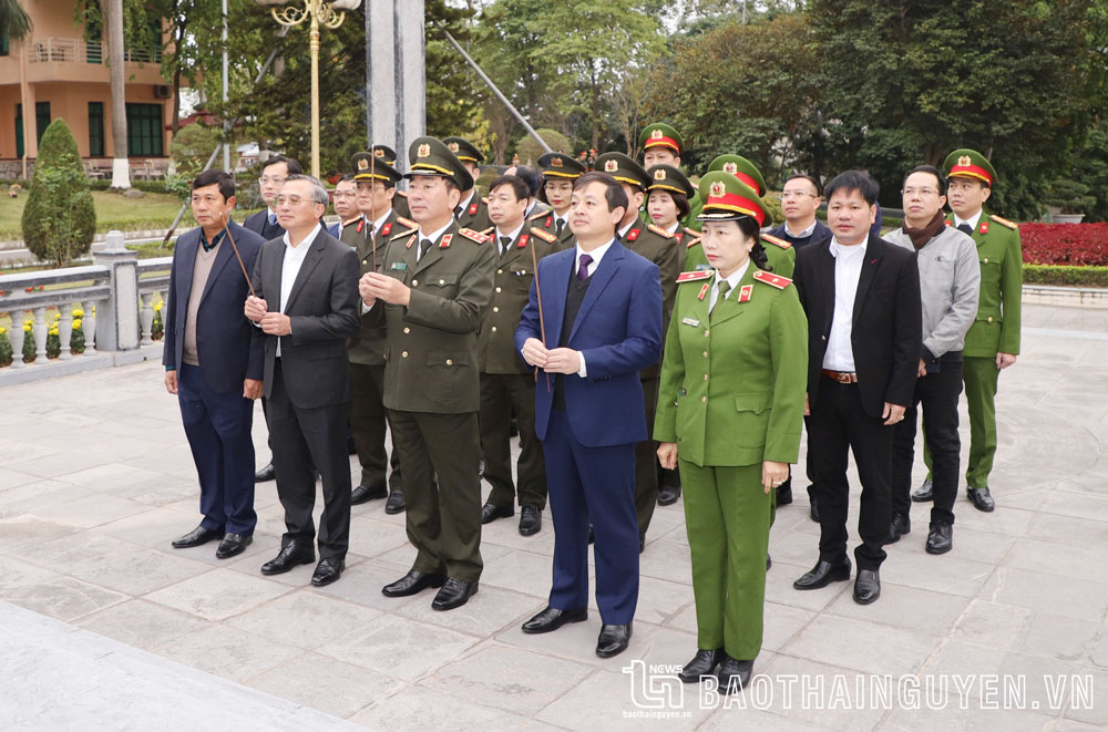 Thứ trưởng Bộ Công an Trần Quốc Tỏ thăm và làm việc tại Thái Nguyên