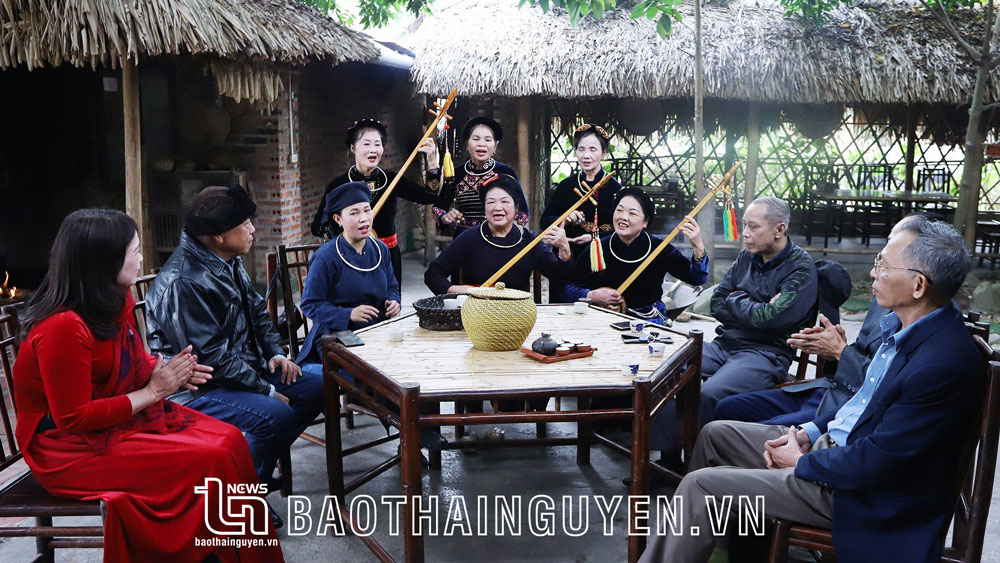 “Truyền lửa” hát Then, đàn Tính