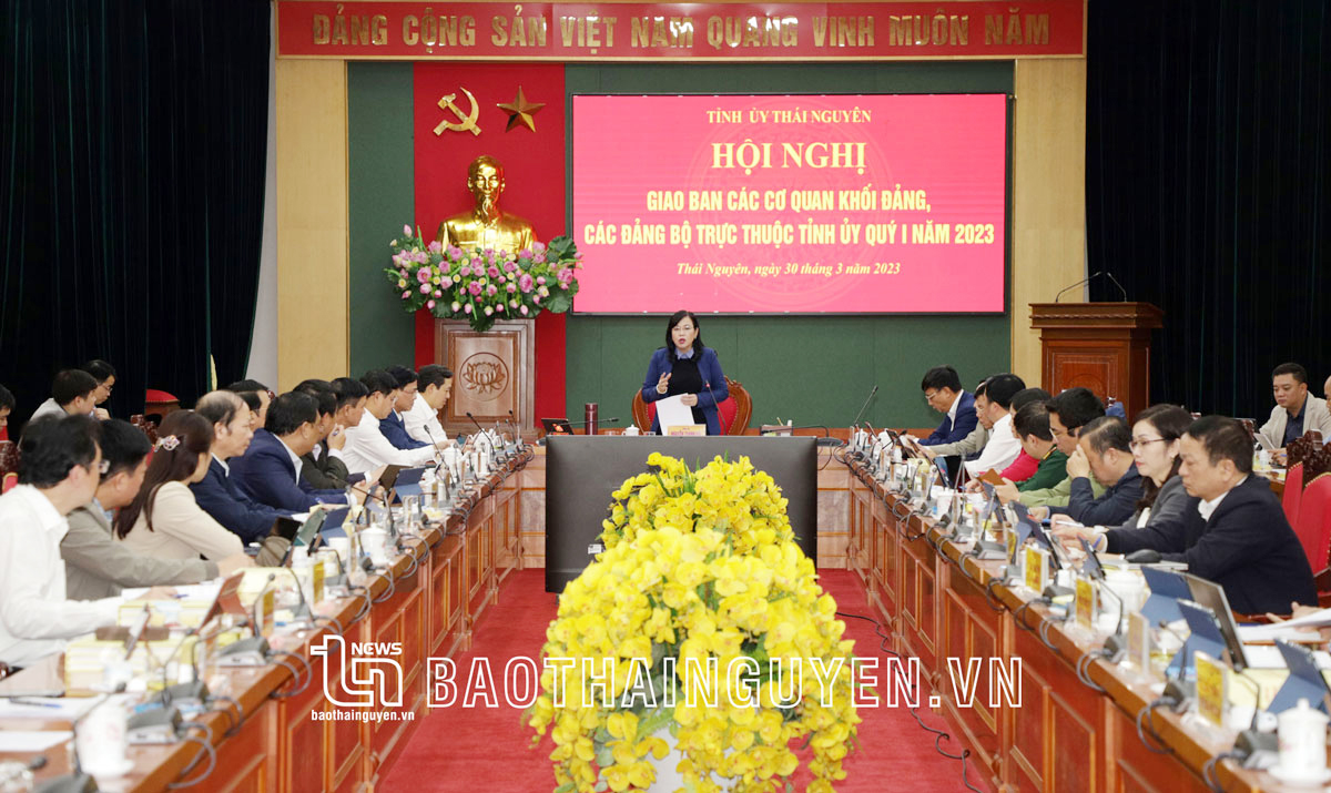 Lãnh đạo thực hiện tốt nhiệm vụ chính trị